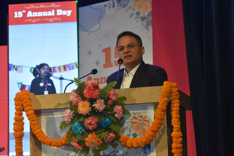 Swagat shrestha give speech on stage